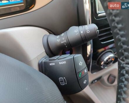 Черный Рено Зое, объемом двигателя 0 л и пробегом 113 тыс. км за 6900 $, фото 24 на Automoto.ua