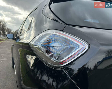 Черный Рено Зое, объемом двигателя 0 л и пробегом 55 тыс. км за 6700 $, фото 18 на Automoto.ua