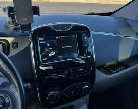 Чорний Рено Зое, об'ємом двигуна 0 л та пробігом 96 тис. км за 6350 $, фото 4 на Automoto.ua