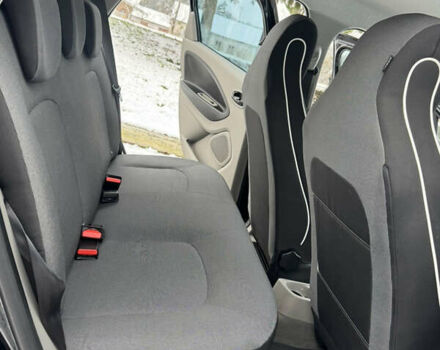 Черный Рено Зое, объемом двигателя 0 л и пробегом 91 тыс. км за 6499 $, фото 29 на Automoto.ua