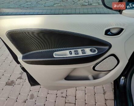 Черный Рено Зое, объемом двигателя 0 л и пробегом 113 тыс. км за 6900 $, фото 11 на Automoto.ua