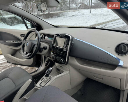 Черный Рено Зое, объемом двигателя 0 л и пробегом 91 тыс. км за 6499 $, фото 30 на Automoto.ua