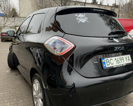 Черный Рено Зое, объемом двигателя 0 л и пробегом 105 тыс. км за 6750 $, фото 7 на Automoto.ua