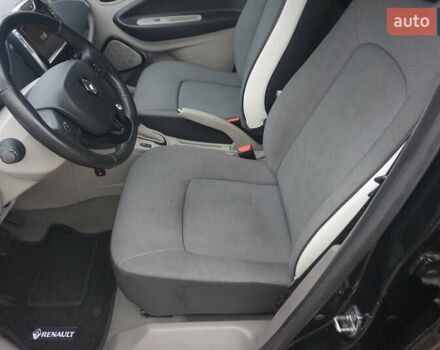 Черный Рено Зое, объемом двигателя 0 л и пробегом 156 тыс. км за 6555 $, фото 28 на Automoto.ua