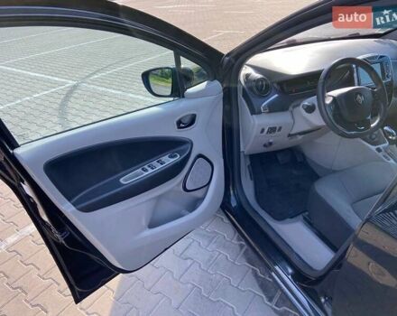 Черный Рено Зое, объемом двигателя 0 л и пробегом 240 тыс. км за 6500 $, фото 7 на Automoto.ua