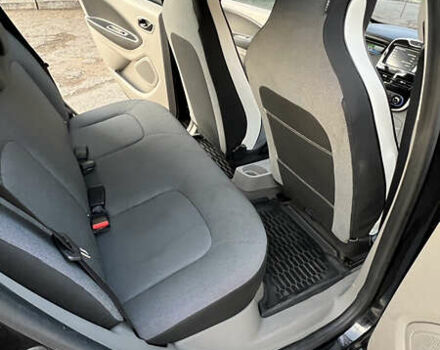 Черный Рено Зое, объемом двигателя 0 л и пробегом 153 тыс. км за 6500 $, фото 24 на Automoto.ua