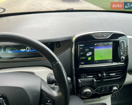 Черный Рено Зое, объемом двигателя 0 л и пробегом 119 тыс. км за 8000 $, фото 6 на Automoto.ua