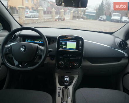 Черный Рено Зое, объемом двигателя 0 л и пробегом 156 тыс. км за 6555 $, фото 48 на Automoto.ua