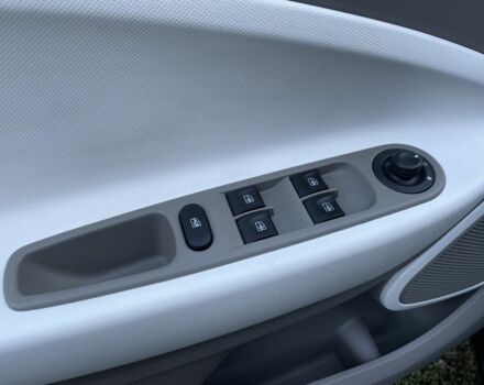 Рено Зое 2015 в Тернополе на Automoto.ua Черный Рено Зое, объемом двигателя 0 л и пробегом 145 тыс. км за 7099 $, фото 12 на Automoto.ua