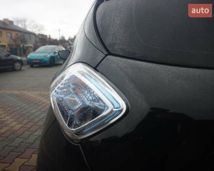 Черный Рено Зое, объемом двигателя 0 л и пробегом 101 тыс. км за 7222 $, фото 23 на Automoto.ua