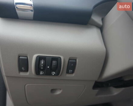 Черный Рено Зое, объемом двигателя 0 л и пробегом 156 тыс. км за 6555 $, фото 29 на Automoto.ua