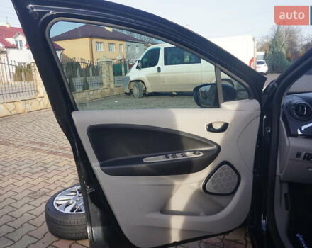 Чорний Рено Зое, об'ємом двигуна 0 л та пробігом 94 тис. км за 7200 $, фото 24 на Automoto.ua