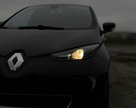 Черный Рено Зое, объемом двигателя 0 л и пробегом 140 тыс. км за 7700 $, фото 8 на Automoto.ua