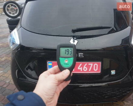 Черный Рено Зое, объемом двигателя 0 л и пробегом 178 тыс. км за 6444 $, фото 67 на Automoto.ua