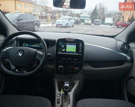 Черный Рено Зое, объемом двигателя 0 л и пробегом 178 тыс. км за 6444 $, фото 46 на Automoto.ua