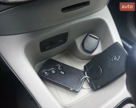 Черный Рено Зое, объемом двигателя 0 л и пробегом 156 тыс. км за 6555 $, фото 36 на Automoto.ua