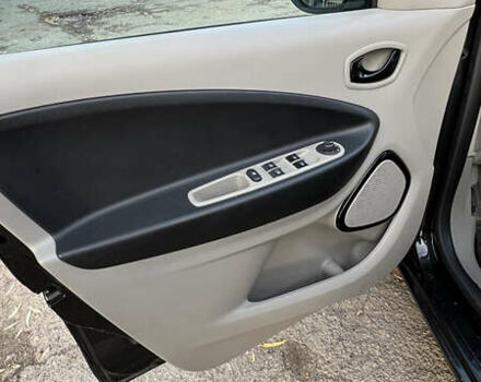 Черный Рено Зое, объемом двигателя 0 л и пробегом 153 тыс. км за 6500 $, фото 31 на Automoto.ua