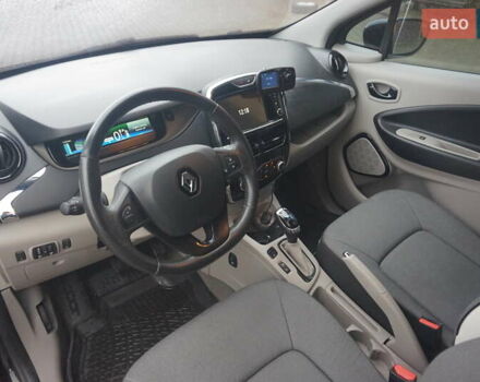 Черный Рено Зое, объемом двигателя 0 л и пробегом 101 тыс. км за 7222 $, фото 25 на Automoto.ua