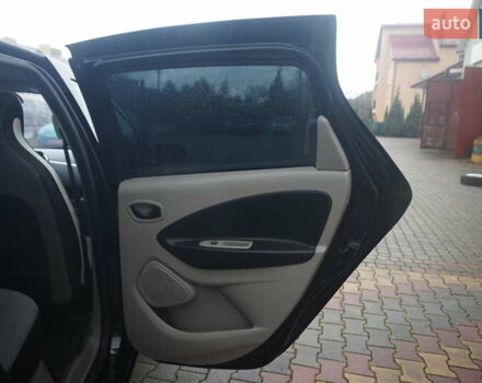 Черный Рено Зое, объемом двигателя 0 л и пробегом 101 тыс. км за 7222 $, фото 40 на Automoto.ua