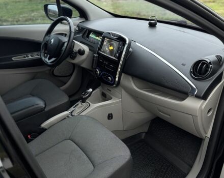 Черный Рено Зое, объемом двигателя 0 л и пробегом 140 тыс. км за 7700 $, фото 15 на Automoto.ua