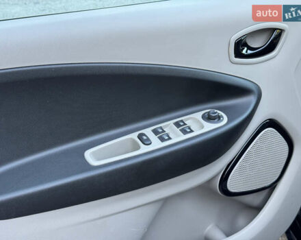 Чорний Рено Зое, об'ємом двигуна 0 л та пробігом 91 тис. км за 6950 $, фото 10 на Automoto.ua