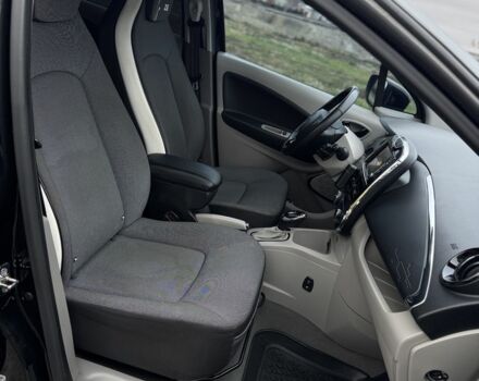 Черный Рено Зое, объемом двигателя 0 л и пробегом 140 тыс. км за 7700 $, фото 13 на Automoto.ua