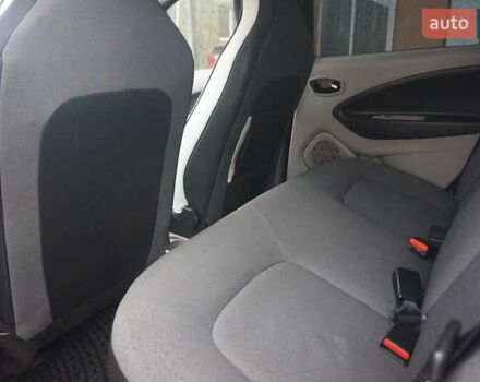 Черный Рено Зое, объемом двигателя 0 л и пробегом 101 тыс. км за 7222 $, фото 44 на Automoto.ua