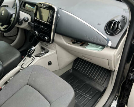 Черный Рено Зое, объемом двигателя 0 л и пробегом 119 тыс. км за 8000 $, фото 7 на Automoto.ua