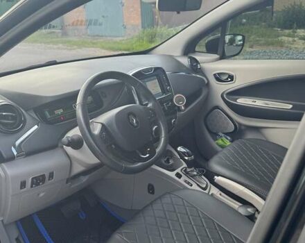 Черный Рено Зое, объемом двигателя 0 л и пробегом 89 тыс. км за 6800 $, фото 10 на Automoto.ua