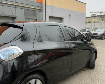 Черный Рено Зое, объемом двигателя 0 л и пробегом 105 тыс. км за 6750 $, фото 12 на Automoto.ua