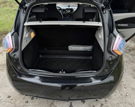 Черный Рено Зое, объемом двигателя 0 л и пробегом 140 тыс. км за 7700 $, фото 16 на Automoto.ua