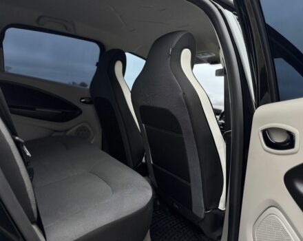 Черный Рено Зое, объемом двигателя 0 л и пробегом 140 тыс. км за 7700 $, фото 14 на Automoto.ua