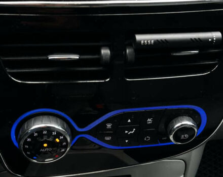 Черный Рено Зое, объемом двигателя 0 л и пробегом 74 тыс. км за 6900 $, фото 8 на Automoto.ua