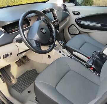 Черный Рено Зое, объемом двигателя 0 л и пробегом 76 тыс. км за 7650 $, фото 15 на Automoto.ua