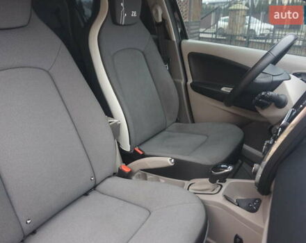 Черный Рено Зое, объемом двигателя 0 л и пробегом 156 тыс. км за 6555 $, фото 40 на Automoto.ua