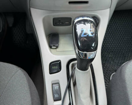 Чорний Рено Зое, об'ємом двигуна 0 л та пробігом 126 тис. км за 6999 $, фото 20 на Automoto.ua