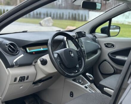 Черный Рено Зое, объемом двигателя 0 л и пробегом 103 тыс. км за 5999 $, фото 16 на Automoto.ua