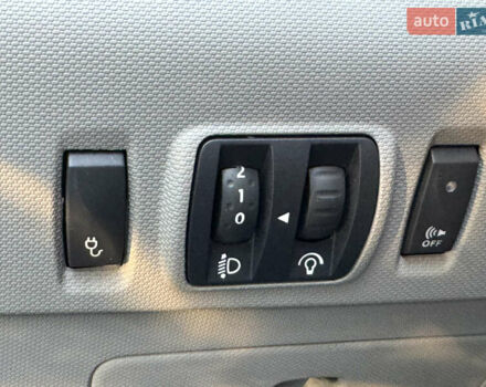 Чорний Рено Зое, об'ємом двигуна 0 л та пробігом 91 тис. км за 6950 $, фото 16 на Automoto.ua