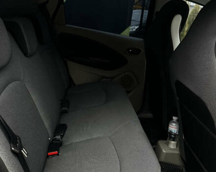 Черный Рено Зое, объемом двигателя 0 л и пробегом 74 тыс. км за 6900 $, фото 12 на Automoto.ua