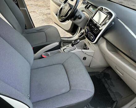 Черный Рено Зое, объемом двигателя 0 л и пробегом 153 тыс. км за 6500 $, фото 25 на Automoto.ua