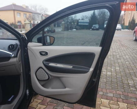 Черный Рено Зое, объемом двигателя 0 л и пробегом 156 тыс. км за 6555 $, фото 38 на Automoto.ua