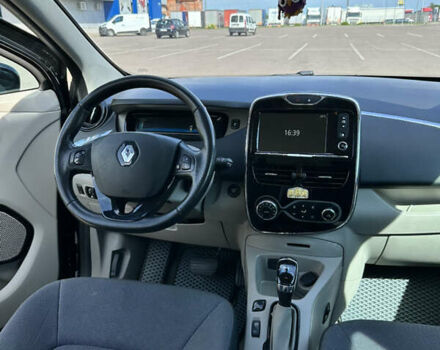 Черный Рено Зое, объемом двигателя 0 л и пробегом 120 тыс. км за 7500 $, фото 7 на Automoto.ua