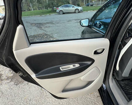 Черный Рено Зое, объемом двигателя 0 л и пробегом 153 тыс. км за 6500 $, фото 30 на Automoto.ua