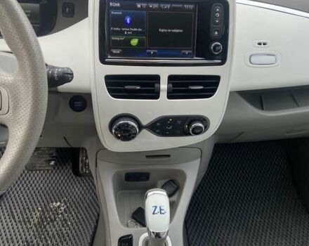 Черный Рено Зое, объемом двигателя 0 л и пробегом 147 тыс. км за 7777 $, фото 15 на Automoto.ua