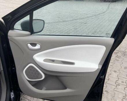 Черный Рено Зое, объемом двигателя 0 л и пробегом 147 тыс. км за 7777 $, фото 23 на Automoto.ua