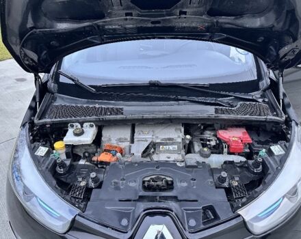 Черный Рено Зое, объемом двигателя 0 л и пробегом 103 тыс. км за 5999 $, фото 4 на Automoto.ua