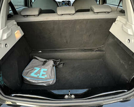 Черный Рено Зое, объемом двигателя 0 л и пробегом 153 тыс. км за 6500 $, фото 27 на Automoto.ua