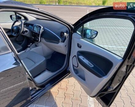Черный Рено Зое, объемом двигателя 0 л и пробегом 240 тыс. км за 6500 $, фото 8 на Automoto.ua