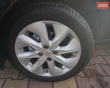 Чорний Рено Зое, об'ємом двигуна 0 л та пробігом 94 тис. км за 7200 $, фото 57 на Automoto.ua