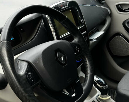 Черный Рено Зое, объемом двигателя 0 л и пробегом 74 тыс. км за 6900 $, фото 6 на Automoto.ua